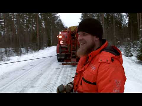 Kuorma-auton nosto - Kiukaisten Autopelti ja Hinaus