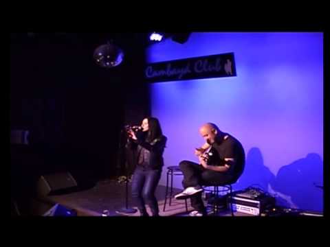 Actuación desde Cambaya Records Antequera. Hermanas Sister