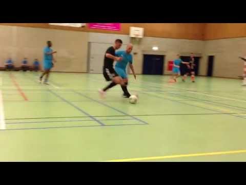 2e fragment oefenwedstrijd van een aantal esca futsalspelers ( in beide elftallen)