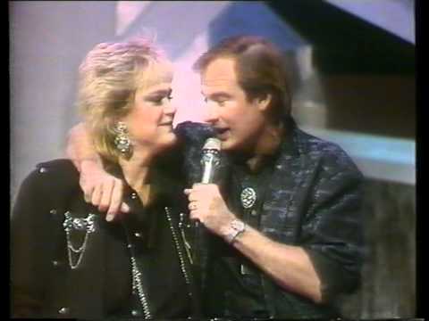 Suécia 1986: Lasse Holm & Monica Törnell - "E' De' Det Här Du Kallar Kärlek?"