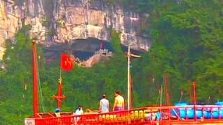preview picture of video 'Ha Long Bay - Land of the Desending Dragon'
