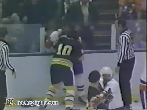 Carol Vadnais vs Garry Howatt