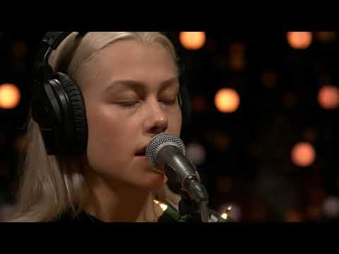 Phoebe Bridgers - Smoke Signals (Live on KEXP)