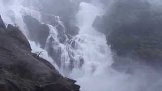 preview picture of video 'Dudhsagar waterfalls @ Goa in july 1'