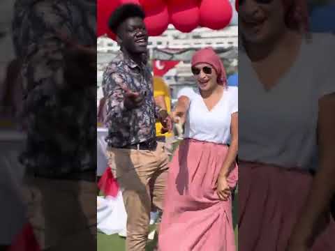 Fatoş Çelik teknede kamera arkası