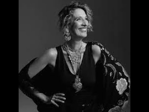 Vocal Coach Reacts! Dulce Pontes!