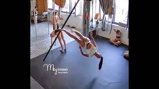 Flying Pole Chains treino  ⁨  ⁨@Marinamey    - Mey Pole Dance Studio