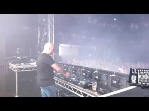 Aly  & Fila plays the new Darren Porter track at DSX  02.06.2017