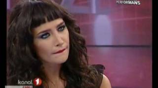 SILA GENÇOĞLU - YORULDUM (Yüz Yüze Canli Performans).flv