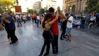 Hay unos ojos👀 Rueditas de amor💞