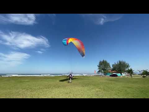 Pouso Voo 222 de Paramotor IKE Costa - 28/05/22 - Itanhaém