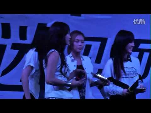 [Fancam] 120729 Suzy - Cute Moments & Miss A - Hugging Fans @ Fanmeeting in China