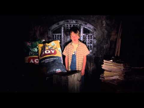 Signs (2002) Jump Scare - Alien Hand Grabs Morgan