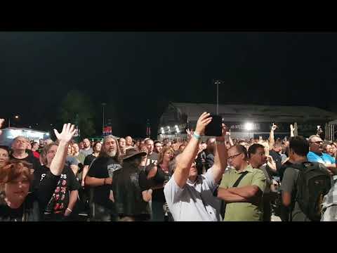 Hobo és a közönség: Középeurópai Hobo Blues II. (Kopaszkutya koncert - Barba Negra 2023. 09. 22.)