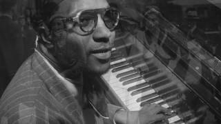 What improvisation really is? Thelonious Monk home studying I&#39;m Getting Sentimental Over You (rare)