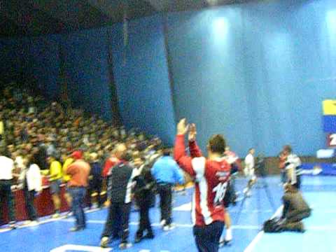 Vezi cum și-au manifestat bucuria jucătorii și suporterii băcăuani