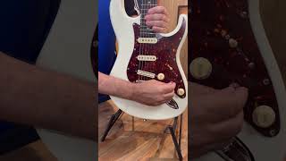 Video thumbnail for Guitarra Tagima T-805 OWH DF/TT, estilo Strato, captação HSS Tagima, com split, tarraxa com trava. by Barramusic TV