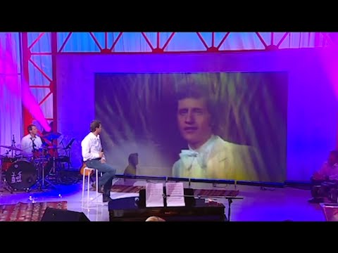 Duo virtuel de Joe Dassin et son fils Julien
