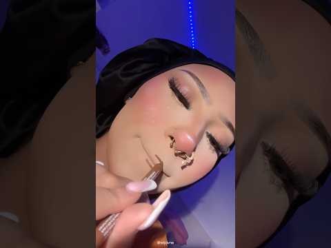 “paper thin lips”