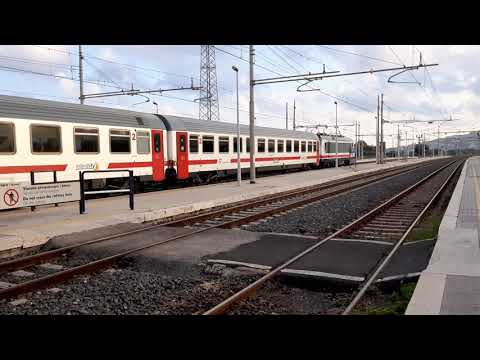 [E464 SUN] IC 721 Roma Termini-Siracusa con vettura "moon" di rimando .