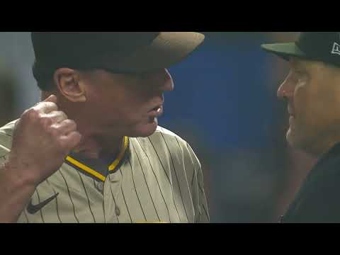 Bob Melvin gets ejected after the challenge
