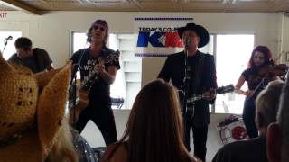 Big &amp; Rich - Holy Water - K102 Country Cruise