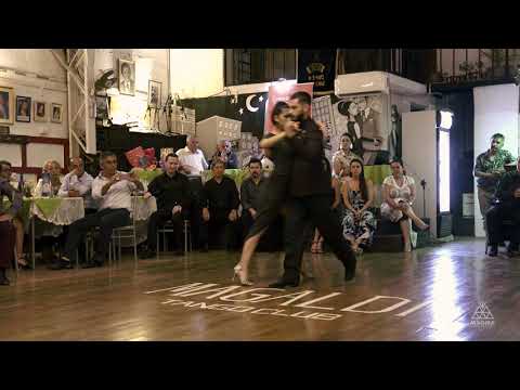  Néstor Patitas Azorín  and  Anita Ponce  are  dancing  to  the  tango  "  Siete Palabras  "  by  Carlos di Sarli