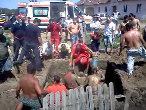 Surpare mal de pamant peste un barbat