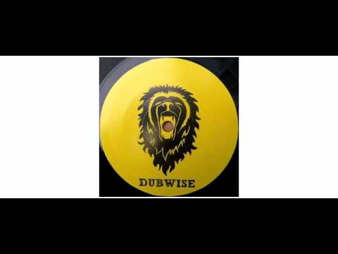 Humble Brother / Sak-Dub-I - Roar - 7" - Dub Invasion Records