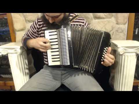 5728 - Black La Tosca Bambino Piano Accordion MM 25 12 $399
