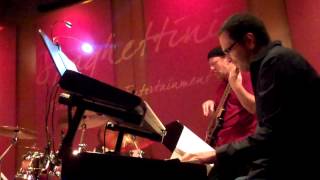 Greg Manning and Craig Sharmat perform It's Me live at Spaghettinis