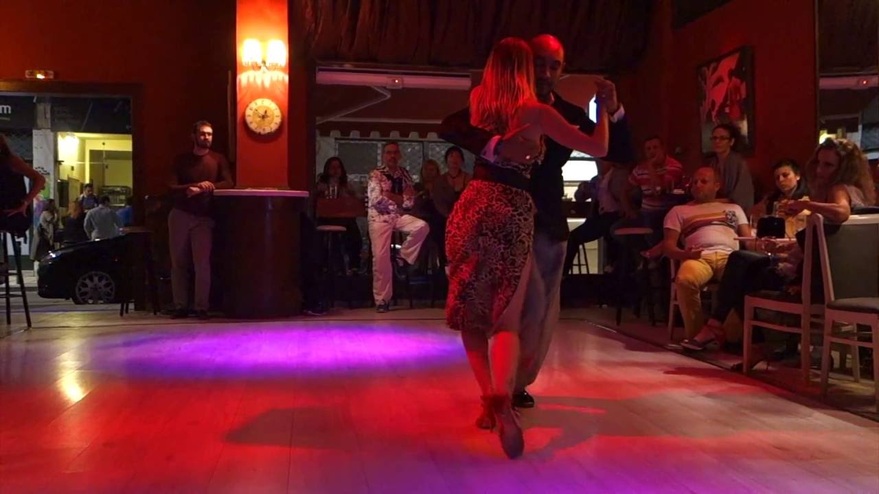 Santiago Castro & Nadia Cronidu - 1/4 - Tango Bar (Greece)