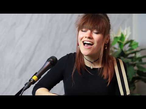 Meet Zoe Bestel | New Kanilea Ukulele Artist