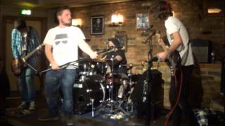 Point Inaudible keep it close to me  Live