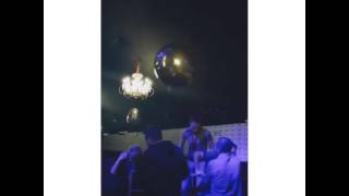 Claro que @luizmoure (Xico) conseguiu salvar o balão de gás  da #moët porque ele é MARAVINE...