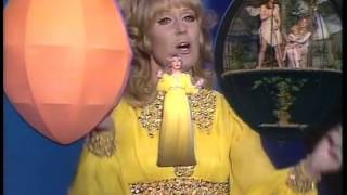 Dusty Springfield - I Think It&#39;s Going To Rain Today 1969