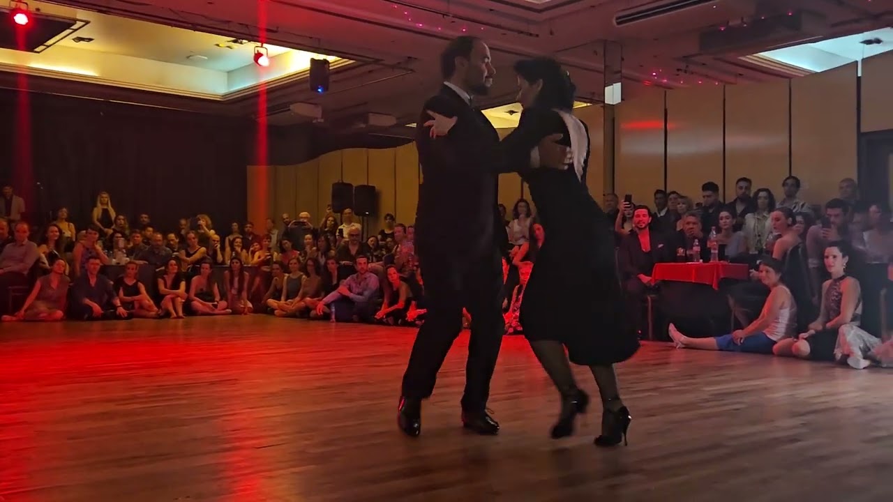 Video thumbnail for DANIEL NACUCCHIO y CRISTINA SOSA en Viva La Pepa Milonga dentro del ATSF (2/3) Buenos Aires, 14/1/24