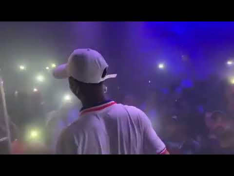 MC MENOR MT-CATANDO AIN AI AI, VAI SENTAR PROS AMIGO DA BOCA EM SHOW