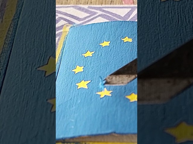 Vídeo relacionado con AhfuLife Bandera de Euro Fútbol, Bandera de Tejido de Doble Cara Euro Fútbol, Decoración para Bandera Euro Para 24 Equipos, Fans Bares Fiesta Calles Decoración(20cm X 28cm 11,5m 2pcs)