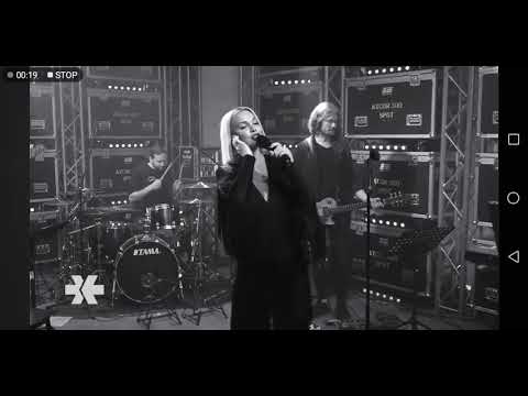 Samanta Tīna-cutting the wire Live