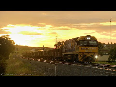 3PM4 Short Steel Train At Sunset (26/6/2020) - PoathTV Australian Railways