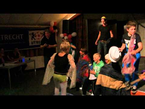 GL Pupillenkamp 2013 Bonte Avond: Groep 8 - Waterlelies