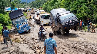 Download lagu Aksi Sopir Mental Baja‼️Melewati Jalan Rusak Di Tanjakan Batu Jomba mp3
