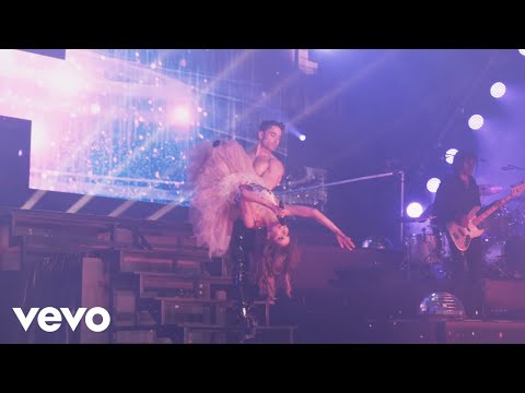 Videoclip de No Querías Lastimarme (En Vivo Desde La Arena Ciudad De México) — Gloria Trevi