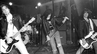Ramones - I Can&#39;t Give You Anything (Live)