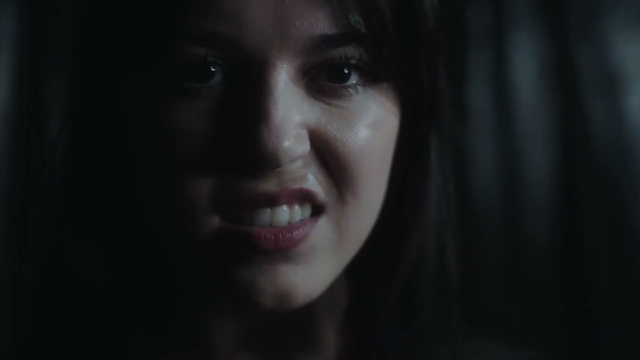 Daisy Arson > Switchblade