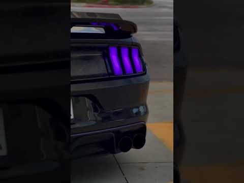 Ready to level up your Ford Mustang GT500's style and aerodynamics? Check out this Rear Spoiler! 🚗💨