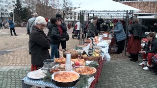 Кулинарен конкурс и боб, приготвен в огромен Юнашки тиган, очакват посетителите на тазгодишното издание на "Коледна трапеза" в Димитровград