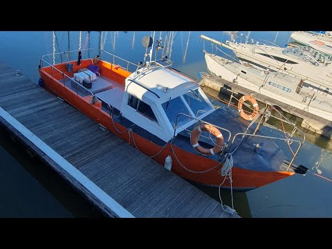 27 foot Bruce Roberts Coastal Worker
