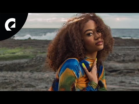 Tyra Chantey - Stay in the Moment (Official Music Video)